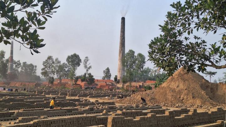 বগুড়ার আদমদীঘিতে ইটভাটার বিরুদ্ধে বড় পদক্ষেপ: জরিমানা ৯ লাখ টাকা!